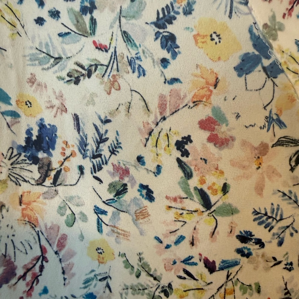 ⭐️Jones New York Floral V-Neck Blouse - White and Blue - Picture 6 of 7